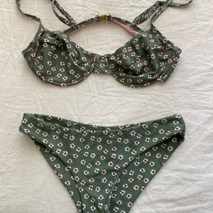 Kulani Kini never worn suit